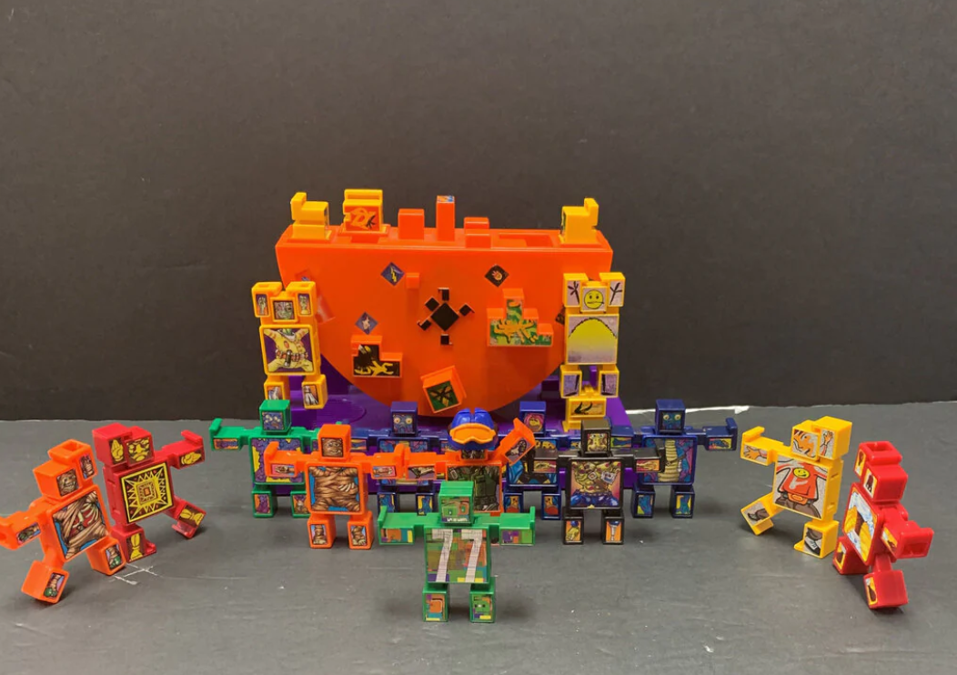 NakNak Wave Rocker Stacking Platform w/ figures